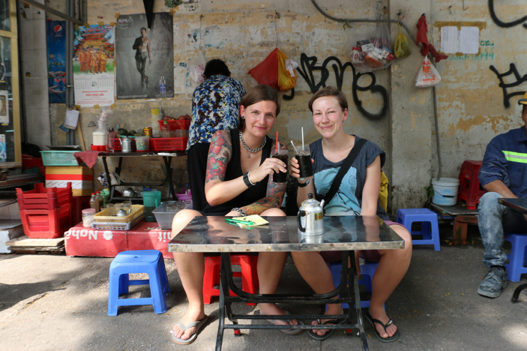Kaffeekränzchen am Straßenrand